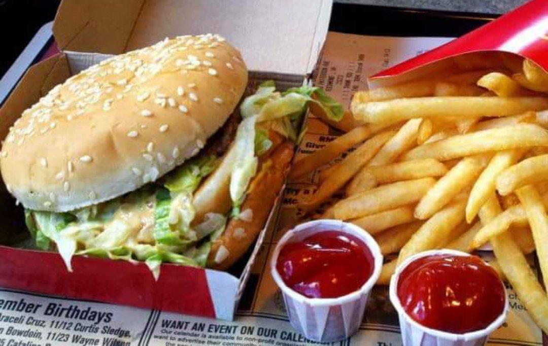 &Icirc;ți pică foarte tare părul? Cartofii prăjiți de la un renumit restaurant fast-food te scapă de probleme. &Icirc;i consumi frecvent, alături de hamburgeri și băuturi răcoritoare