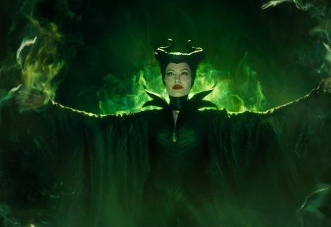 Pe 17 februarie, de la ora 20:00, Angelina Jolie vine la Antena 1 în rolul vrăjitoarei. 9 lucruri mai puțin cunoscute despre ”Maleficent”