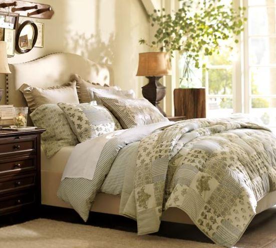 Tu c&acirc;t de des &icirc;ți schimbi pernele pe care dormi? Specialiștii susțin că pot exista paraziti, bacterii moarte și vii