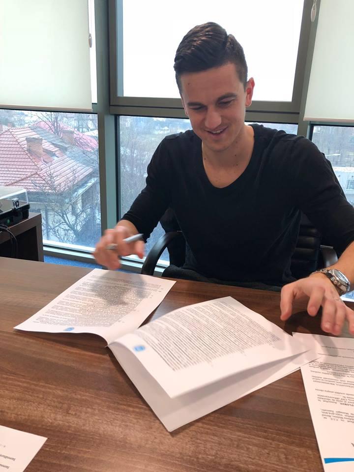 OFICIAL: O forță a Ligii 1 a dat lovitura &icirc;n ultima zi de mercato și l-a transferat pe Florin Gardoș, jucător plecat pe 6,8 milioane de Euro din Rom&acirc;nia