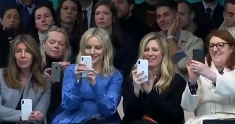 Noua colecţie Gucci pare desprinsă dintr-un film horror! Cum au apărut modelele pe scenă! (VIDEO)