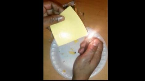 Caz șocant! Un elev a luat foc, după ce a turnat spirt peste un cub de brânză topită: Experimentul, VIRAL pe internet