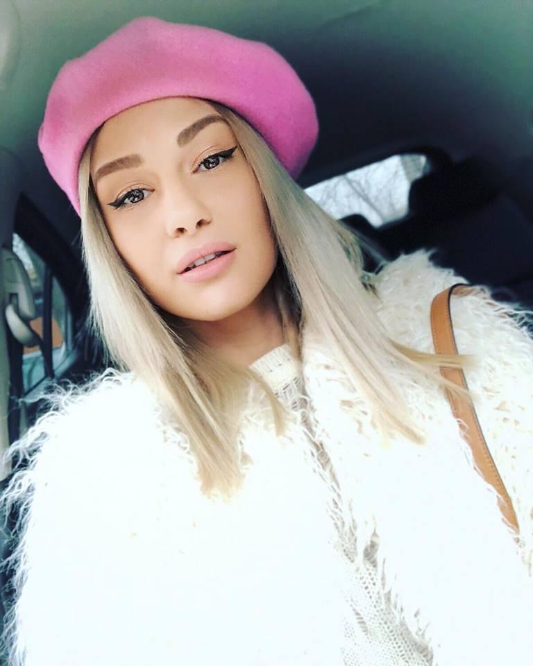 Alina Eremia şi-a speriat fanii! C&acirc;ntăreaţa a ajuns la spital după ce a filmat zeci de ore pentru un clip