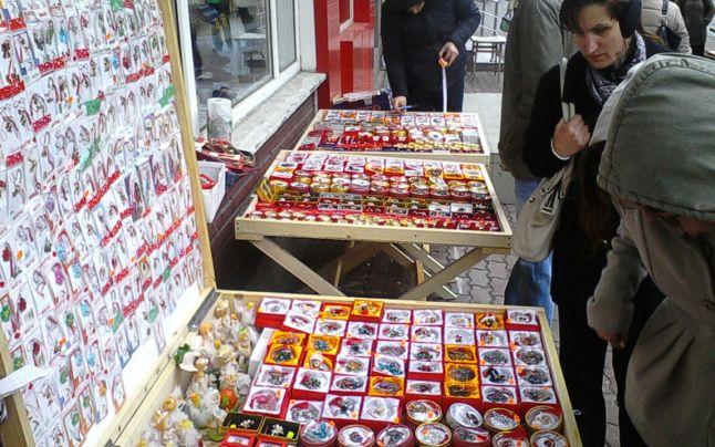 Lovitură DE GRAȚIE pentru comercianții și producătorii de mărțișoare! Adio, V&Acirc;NZARE!!