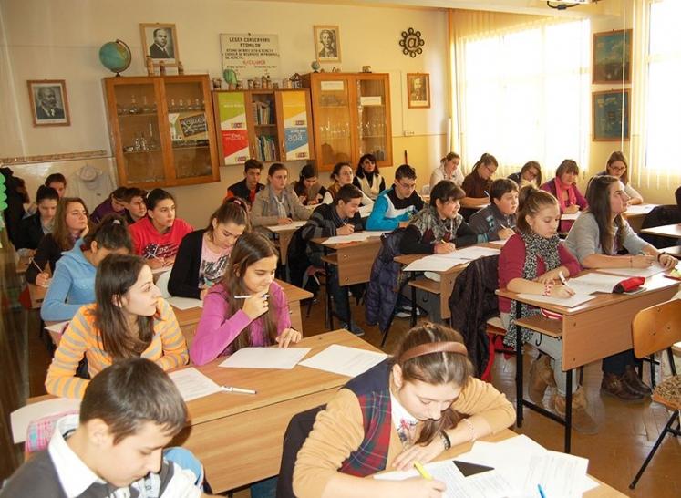 Cum se recuperează vacanța de vreme rea? Ce-i așteaptă pe elevi: Pauze mai scurte, ore s&acirc;mbăta sau o săptăm&acirc;nă &icirc;n plus la anul școlar