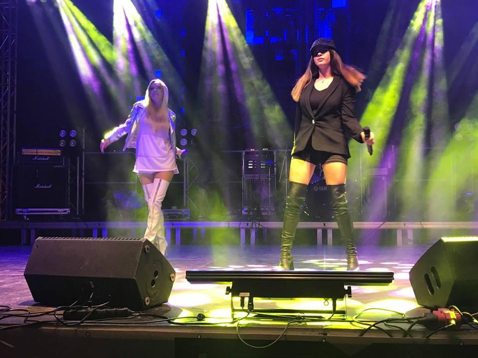 Dezvăluire uluitoare. O vedetă din Rom&acirc;nia a fost răpită! Au luat-o și au urcat-o pe masă!