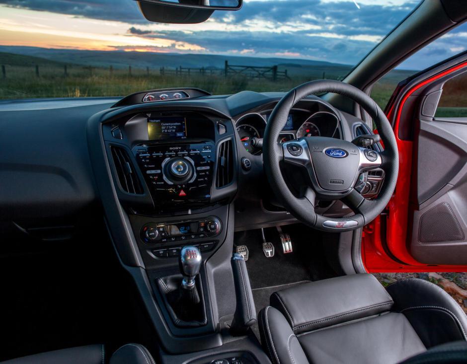 C&acirc;t costă să muți volanul mașinii de pe dreapta pe st&acirc;nga