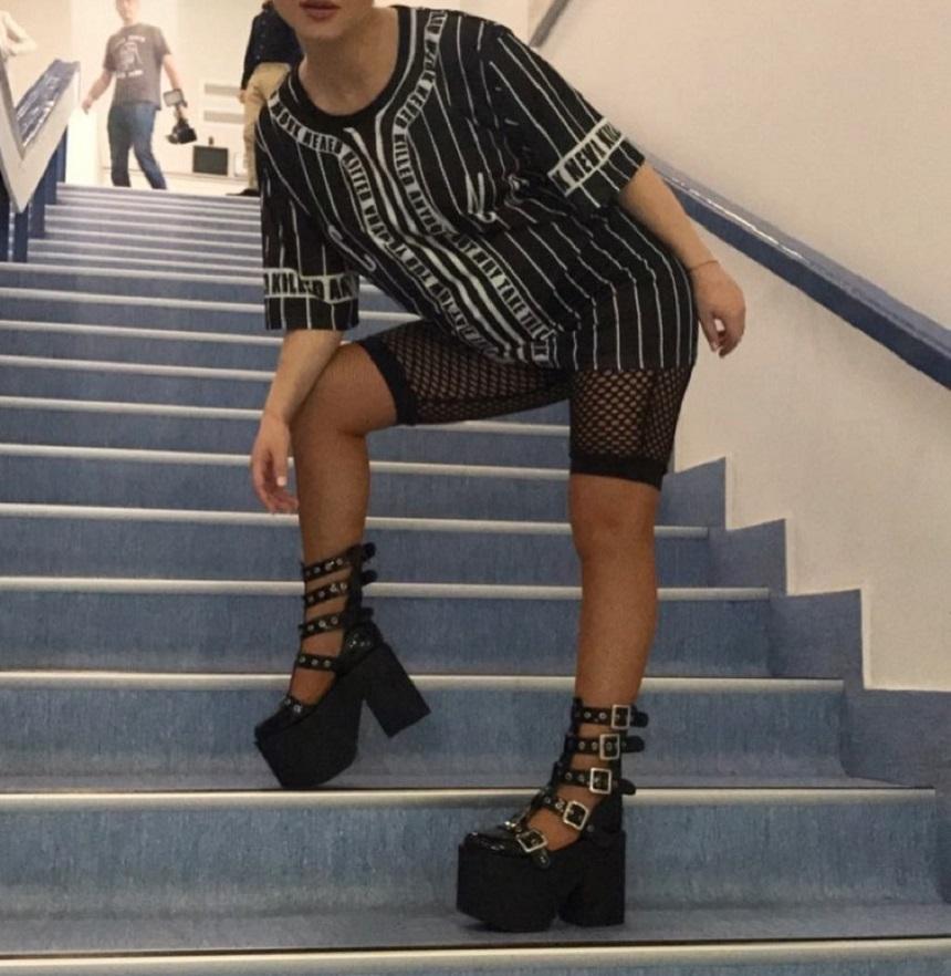 O cunoscută C&Acirc;NTĂREAȚĂ are grave PROBLEME de sănătate după naştere: ,,Abia mai merg acum!"