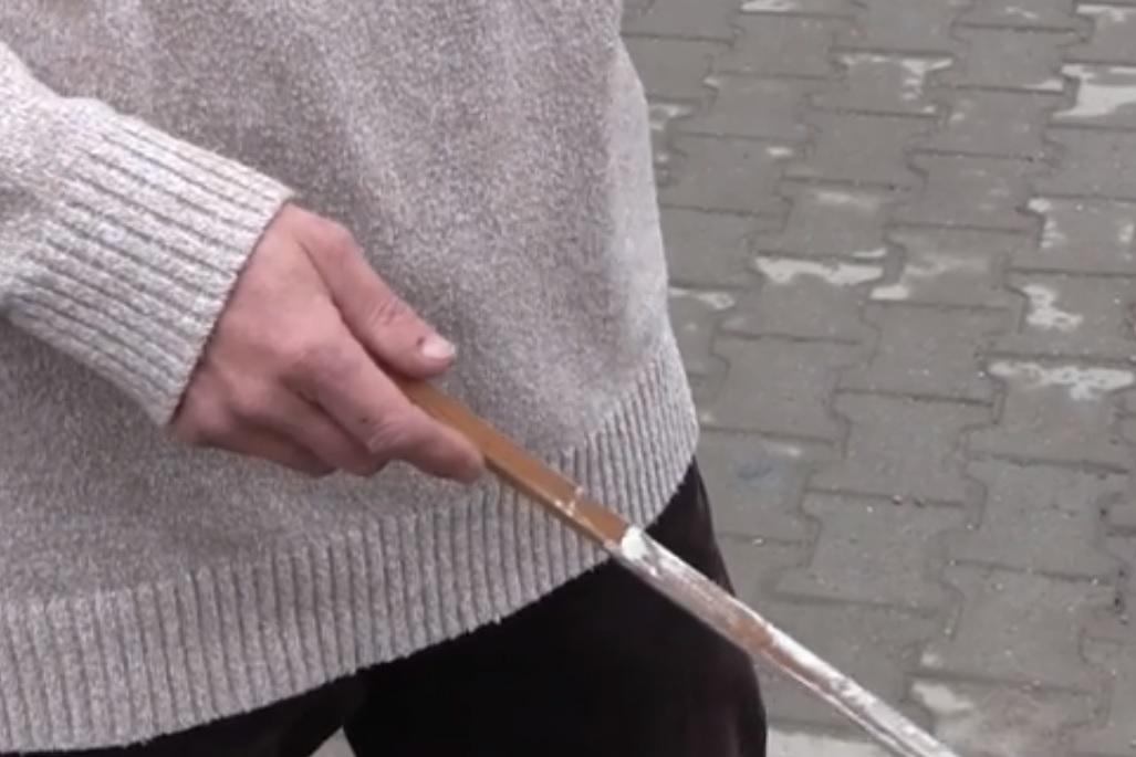 Imagini șocante! Un elev a fost bătut chiar &icirc;n timpul orei de curs și s-a ales cu v&acirc;nătăi! (VIDEO)