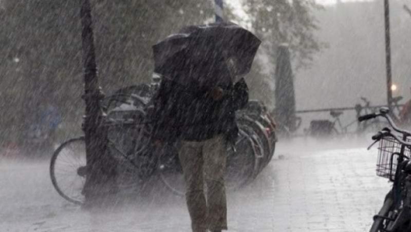 Meteorologii NU aduc veşti bune! România, sub COD GALBEN de ploi şi furtuni. HARTA zonelor afectate!
