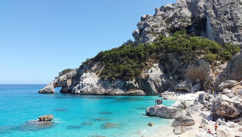 Descoperă perlele Mediteranei, într-un circuit în Sicilia, Sardinia și Corsica