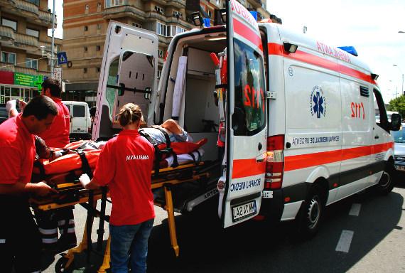 Caz revoltător! Mori cu zile și ambulanța nu vine. Răspunsul pe care l-a primit un bărbat, după ce a sunat de urgență la 112: "Haideți, domnule,&nbsp;că nu moare nimeni"