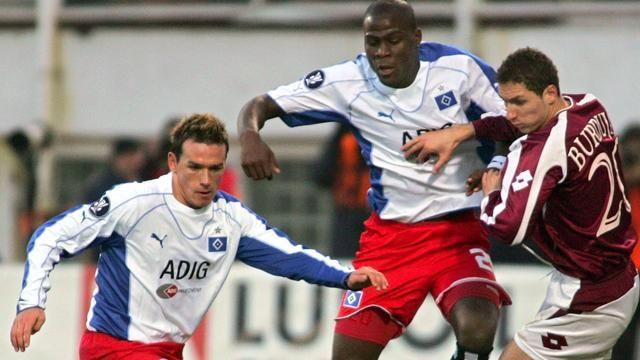 Au trecut 12 ani de la memorabila calificare a Rapidului &icirc;n &rdquo;sferturile&rdquo; Cupei UEFA! Meci dramatic la Hamburg și calificare in-extremis