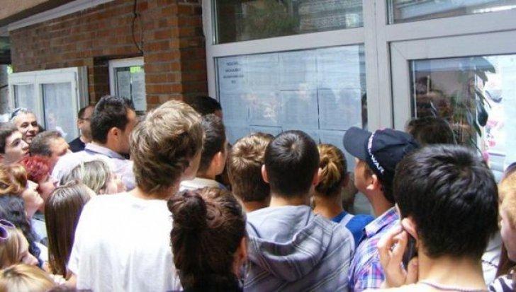 EVALUAREA NAŢIONALĂ 2018. Elevii, EMOŢII MARI! REZULTATE simulare examen de Evaluare Naţională