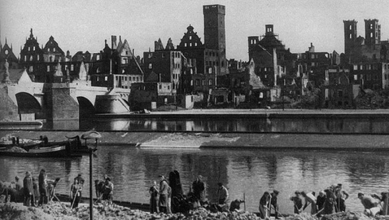 Wurzburg, 16 martie 1945. Ziua în care 17 minute au distrus un oraș și 5000 de suflete. Tone de bombe și temperaturi de 2000 °C, ingredientele dezastrului perfect