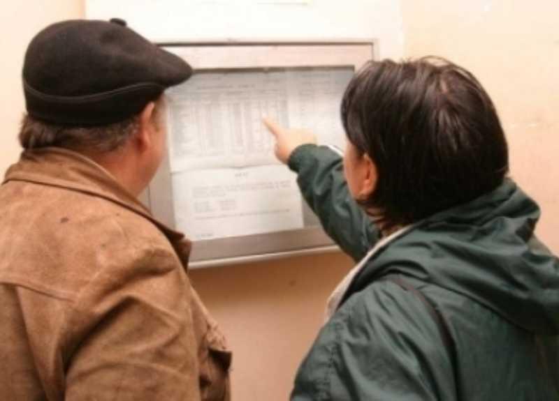 Sute de bucureșteni au primit vestea la avizier. Și-au făcut cruce c&acirc;nd au văzut mesajul! Preoții vin cu slujba mai devreme!