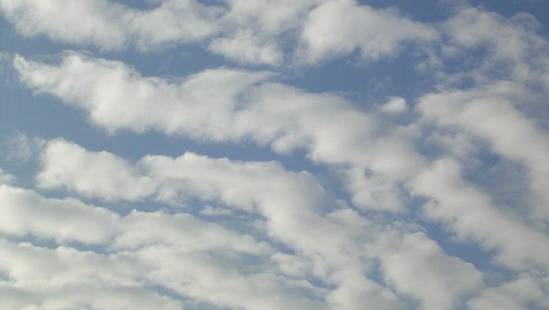 Ai văzut așa ceva pe cer? Când apar prevestesc CUTREMURE. Atenție mare la acești nori!