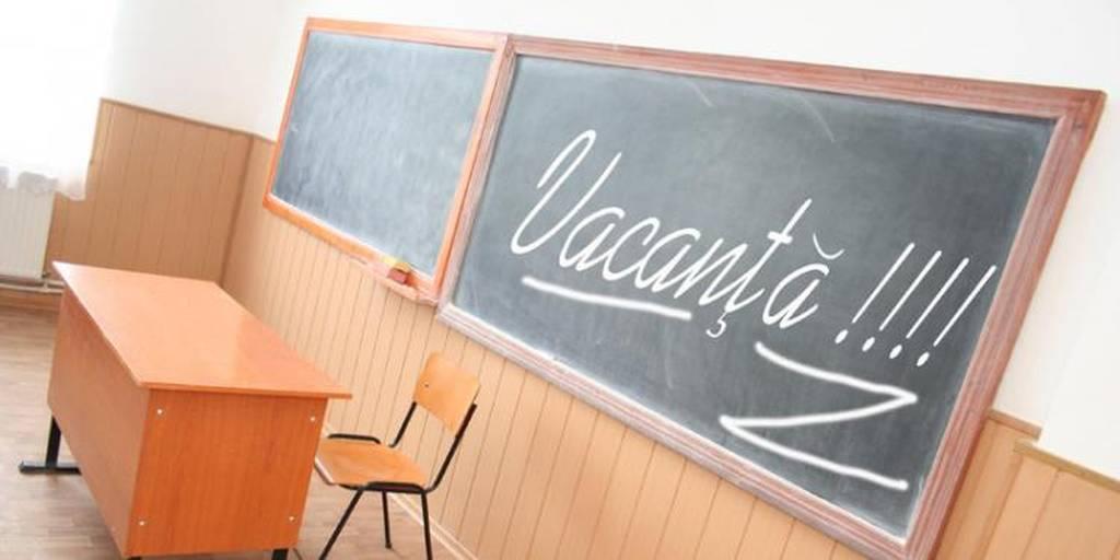 VACANȚĂ PAȘTE 2018. Elevii vor sta &icirc;n vacanță mai mult cu O SĂPTĂM&Acirc;NĂ! Edu.ro a PUBLICAT structura anului școlar