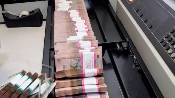 Cum e asta?! Angajaţii unei Primării din Rom&acirc;nia au cheltuit un miliard de lei, din banii de la buget, pe SMS-uri trimise la o emisiune TV