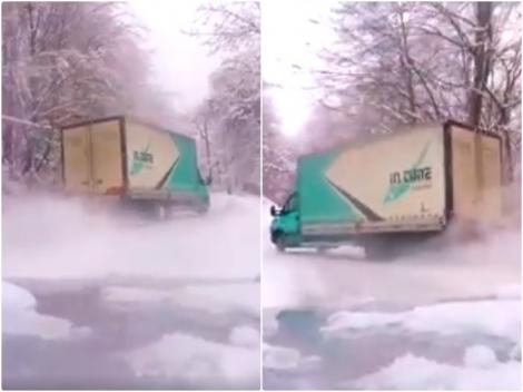 La un pas de tragedie! Drifturi cu camionul, în curbe, pe drumurile înzăpezite și înghețate: "Șoferul ăsta este nebun!" (VIDEO)