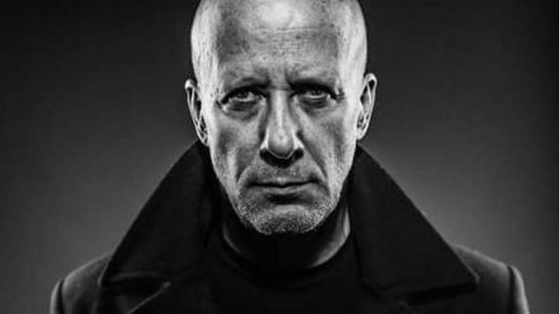 Andrei Gheorghe, mesajul manifest &icirc;n care se regăsesc toți rom&acirc;nii: &bdquo;Vă blestem să muriţi st&acirc;nd la coadă, să trăiți din salariu și să vă petreceți bătr&acirc;nețea cu o pensie obișnuită!&rdquo;