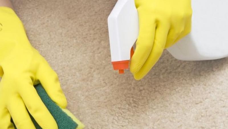 Curățenia de Paște. 3 soluții eficiente pentru a spăla covoarele