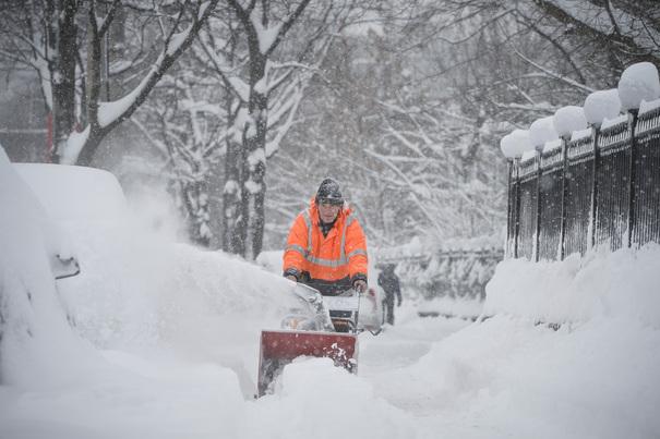 COD PORTOCALIU de ger și ninsori. Peste 500 de pompieri sunt pregătiţi să intervină. Școlile se &icirc;nchid!
