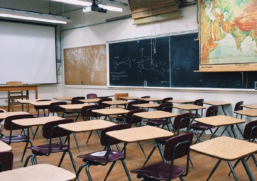 Alte zece judeţe &icirc;nchid școlile din cauza vremii! Lista actualizată a unităților de &icirc;nvăț&acirc;m&acirc;nt &icirc;n care nu se țin cursuri, m&acirc;ine