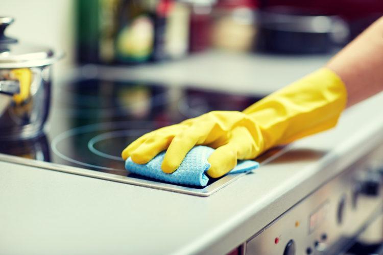 Paște 2018. Curățenia de Paște, c&acirc;t te-ar costa o menajeră sau o firmă specializată