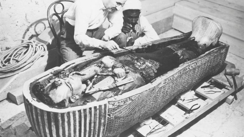 Egiptul Antic şi ale sale comori se mută la Bucureşti. Celebra mască a lui Tutankhamon vine în România. Povestea din spatele BLESTEMULUI care a îngrozit o lume întreagă