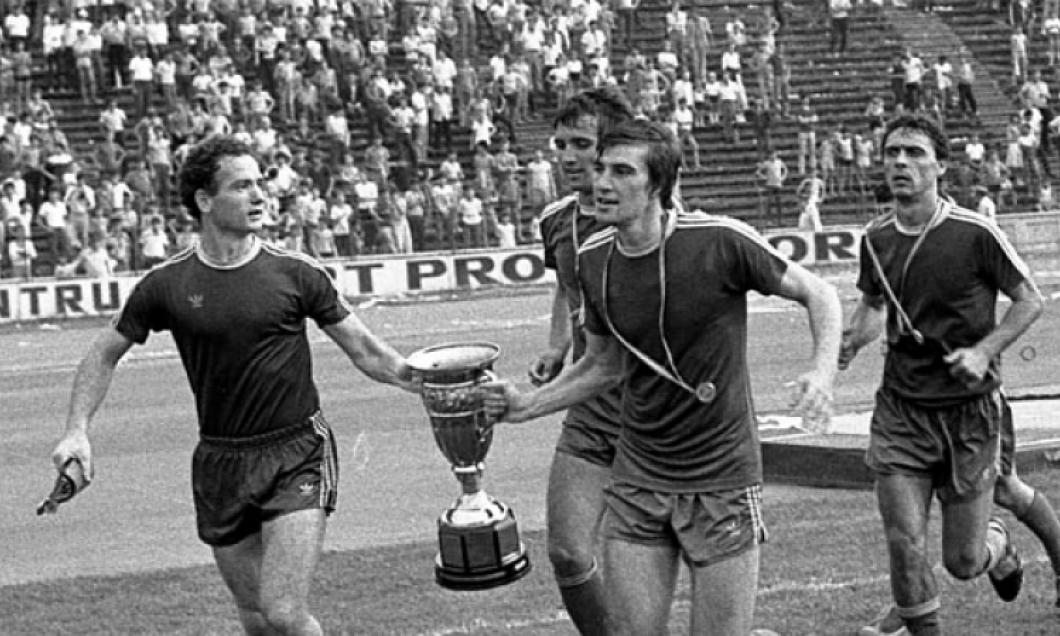 Cetatea Băniei pl&acirc;nge! S-a dus și fundașul legendarei &rdquo;Craiova Maxima&rdquo;, Nicolae Tilihoi. De la Oblemenco și Crișan, la căpitanul Ștefănescu, lista tristă a legendelor Olteniei care nu mai sunt printre noi