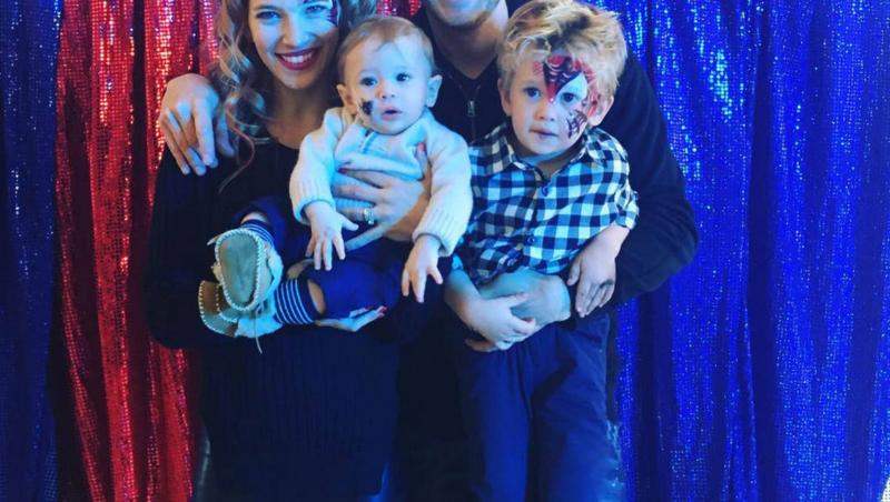 Michael Buble și Luisana Lopilato vor deveni părinți pentru a treia oară, după ce fiul lor a fost diagnosticat cu cancer! Celebra actriță și-a etalat burtica de gravidă