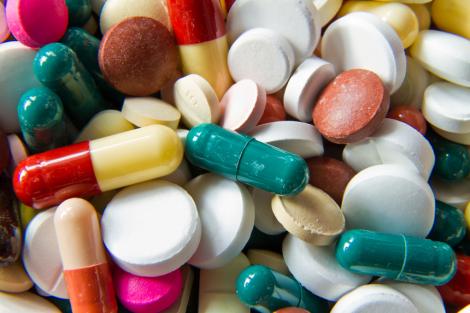 Criza medicamentelor ia amploare! România riscă să nu mai fabrice medicamente esenţiale