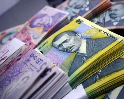 Veste extraordinară pentru români! Ministrul Finanțelor: „Analizăm propunerea de a plăti salariile bugetarilor înaintea vacanţei de Paşte!”