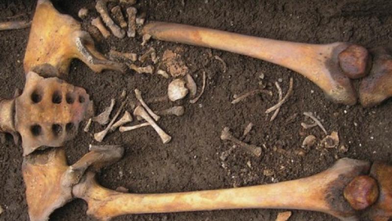Caz șocant în Italia! Un grup de arheologi au descoperit mormântul unei femei care a născut după moarte: 