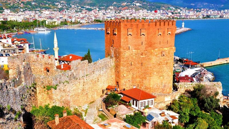 Antalya – de la resorturi moderne și până la vizite istorice
