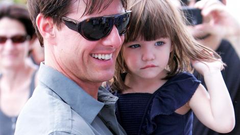 Suri Cruise, mai tristă ca niciodată... Ce se întâmplă cu fetița lui Tom Cruise?