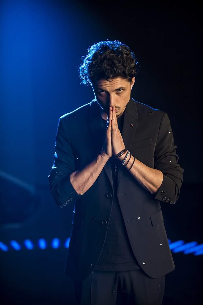 Bat clopote de nuntă &icirc;n muzica rom&acirc;nească! Uddi s-a logodit: "Am primit cea mai frumoasă supriză de ziua mea". Cum arată viitoarea soție