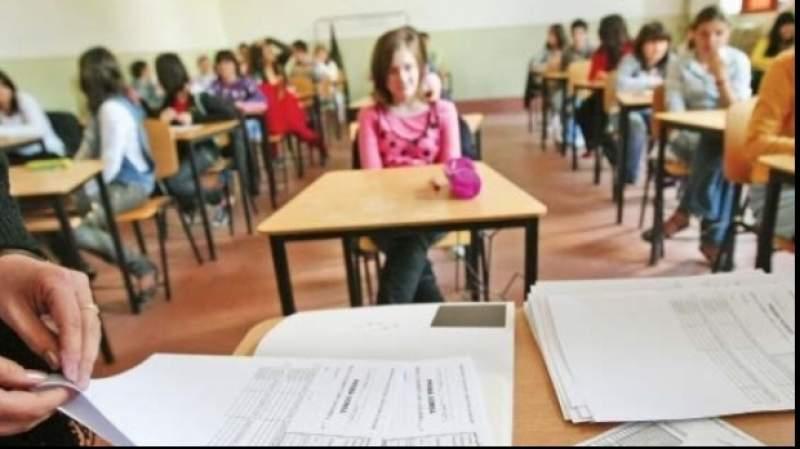 SUBIECTE EVALUARE NAȚIONALĂ 2018. Elevii de clasa a VIII-a intră &icirc;n focurile simulării pentru examenele din vară
