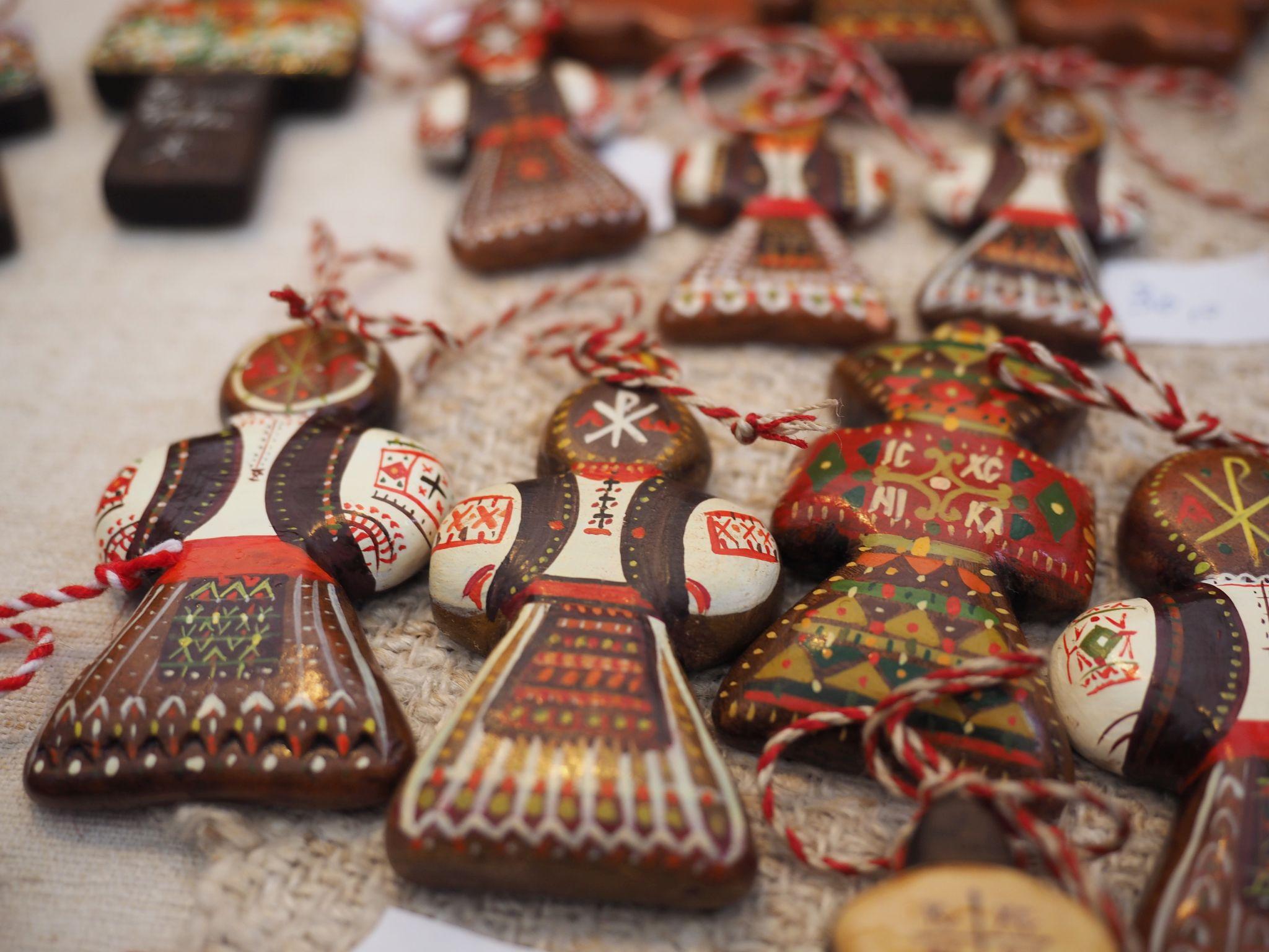 8 MARTIE: ce mărțișor oferim &icirc;n funcție de zodie! Racii, firi sensibile, se mulțumesc cu orice