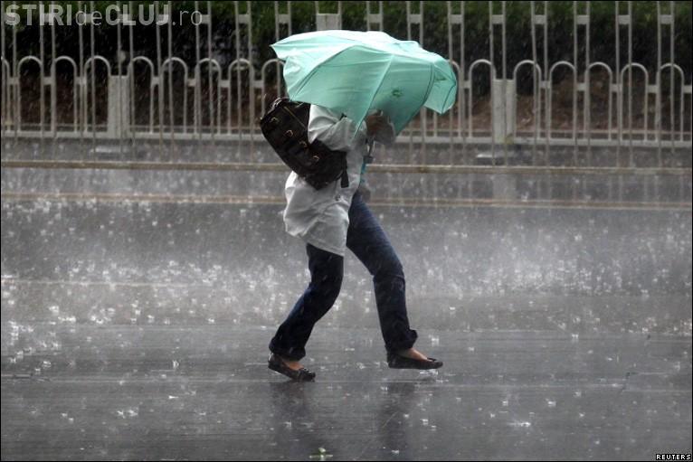 ANM a emis noi AVERTIZĂRI meteo. Mai multe judeţe sunt sub cod galben de vreme rea, &icirc;n următoarele ore