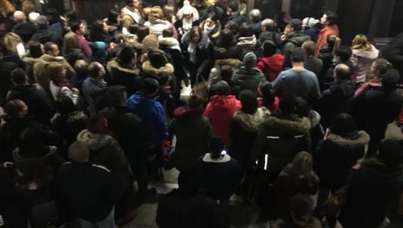 VIDEO! De ce s-a călcat lumea în picioare, în această dimineață, la metrou! 
