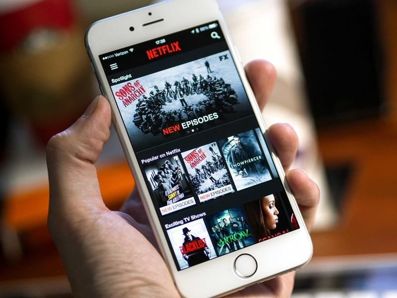 NETFLIX, venituri de 15 MILIARDE de dolari! Soţii OBAMA vor pregăti emisiunile