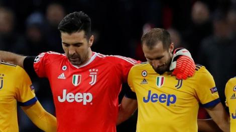 Și ”gladiatorii” fotbalului italian plâng câteodată! Momente de o emoție până la lacrimi. Buffon, Bonucci și Chiellini îl plâng pe Davide Astori