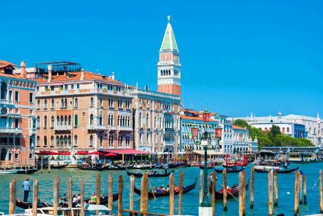 Veneția, cel mai frumos oraș dezvoltat pe canale