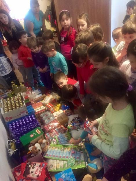 De Paști, 195 de copii din campania “Schimbă o viață”  a Fundației Mereu Aproape au primit “Bucurie la cutie”