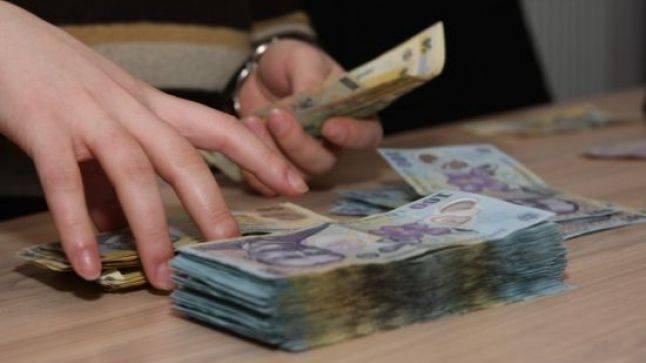 Angajări MASIVE. Sunt 1300 de locuri disponibile, iar salariul minim este de 4600 de lei lunar! Ce posturi sunt disponibile