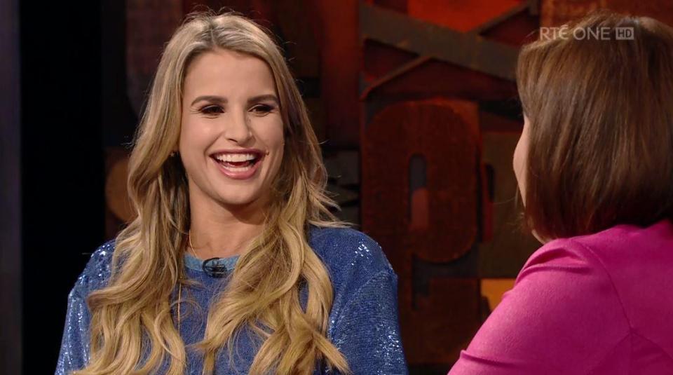 S-a dat de gol &icirc;n direct! O prezentatoare TV a dezvăluit sexul bebelușului &icirc;n cadrul unui interviu LIVE!