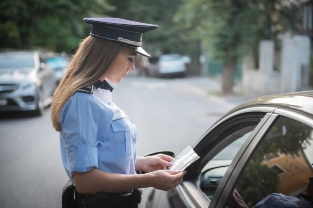 Lovitură pentru șoferi! Intră în vigoare din MAI 2018: Ce drept are polițistul dacă vă prinde în trafic cu ITP-ul expirat
