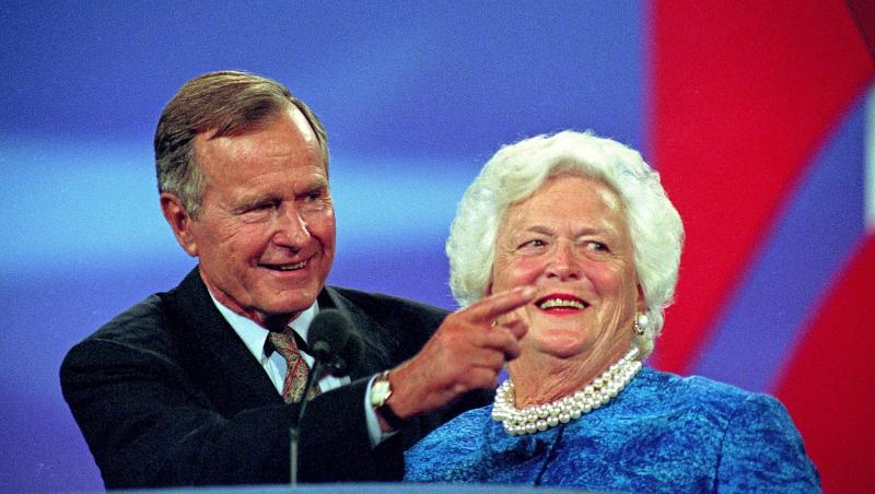 Povestea de iubire ce a trecut testul timpului! Barbara și George Bush, secretele unui mariaj de aproape 80 de ani! Au format cel mai longeviv cuplu prezidențial și au avut împreună șase copii și 14 nepoți